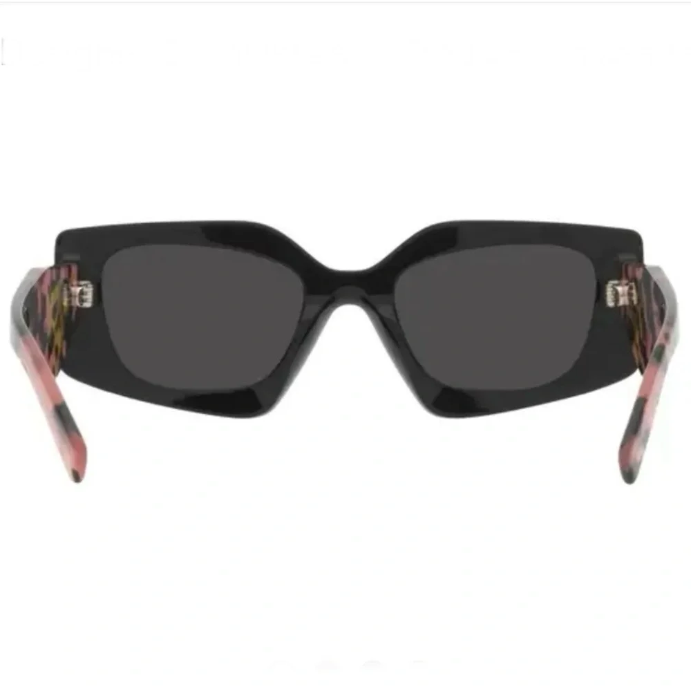 [authentic] Prada Sunglasses - Picture 15 of 15